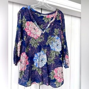 Women’s lightweight floral top